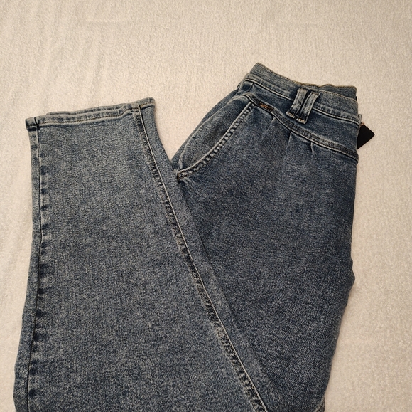 💙NWT Lee Modern Vintage High Rise No Stretch, Pleated Mom Jean, Acid Wash, 29 - Picture 10 of 15